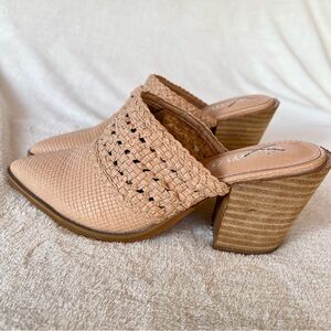WOVEN BRAIDED TAN LEATHER MULES CURVED STACKED HEEL SIZE 7 NEW